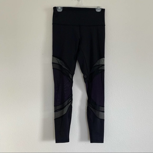 lululemon athletica Pants - Lululemon Seek The Heat Tight in Black Size 8